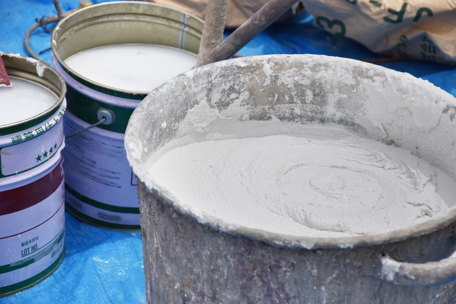 外壁塗装の「塗料の種類」って？