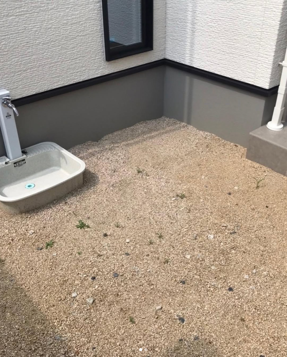 草抜き地獄から解放へ。人工芝で変わるお庭