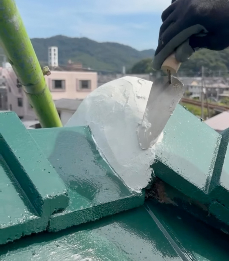 【施工例】瓦屋根塗装後の漆喰施工