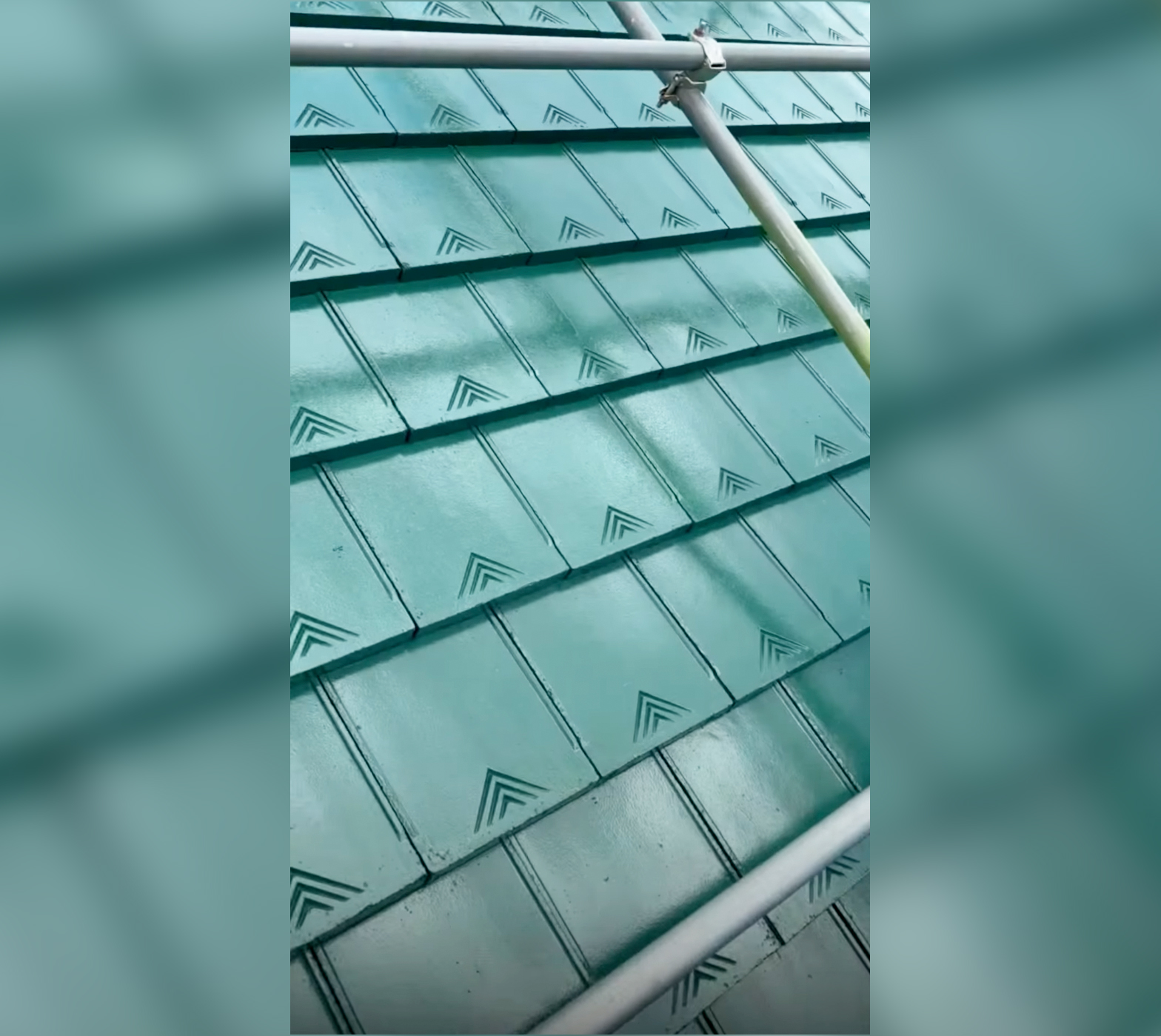 【屋根塗装施工例】高圧洗浄から下塗り・上塗りまで丁寧に施工